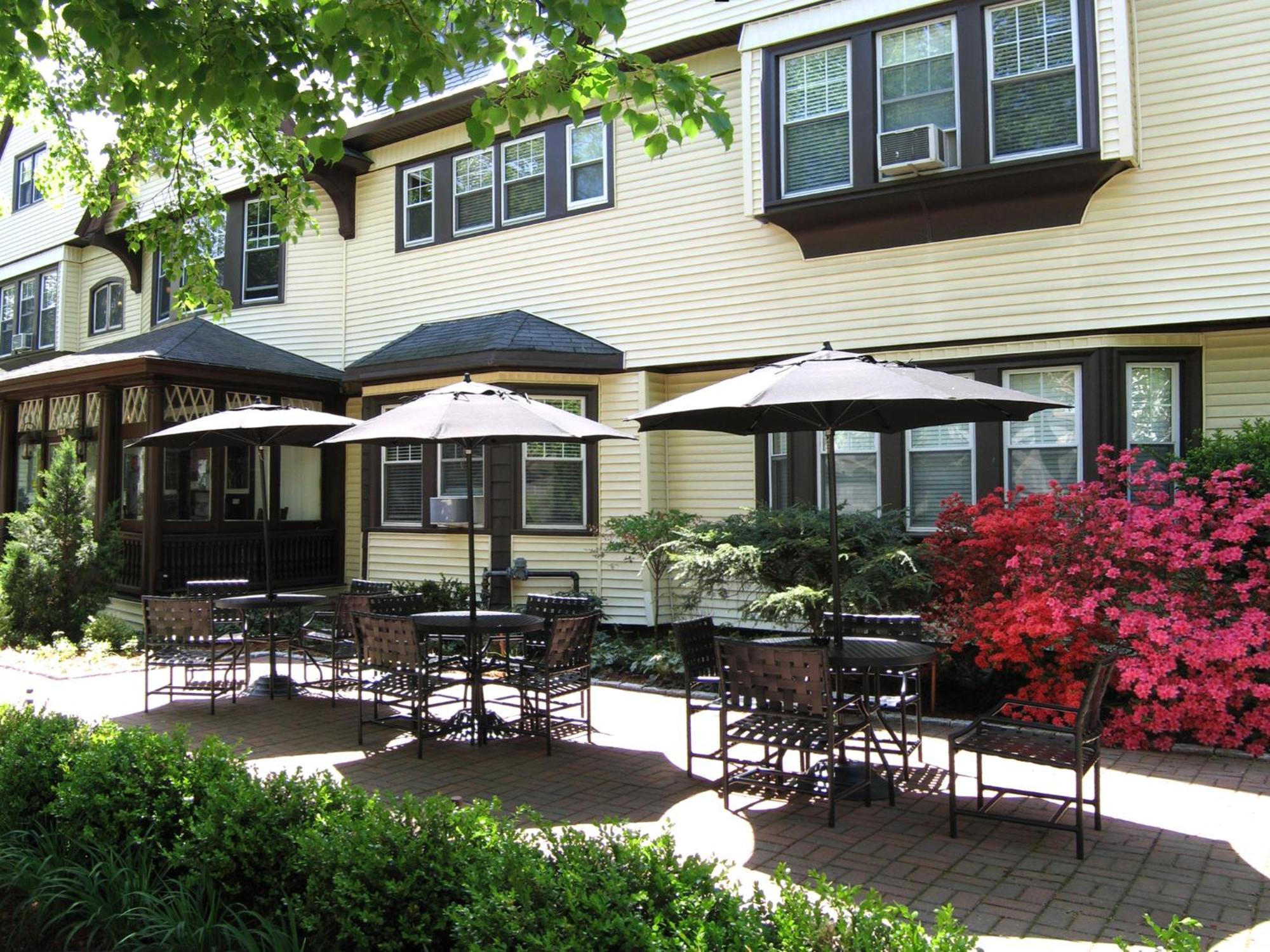 Longwood Inn Brookline Exteriör bild